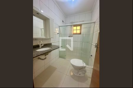 Banheiro 1 de casa à venda com 2 quartos, 150m² em Jardim Tupanci, Barueri