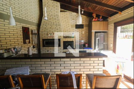 Varanda gourmet de casa à venda com 4 quartos, 400m² em Medianeira, Porto Alegre