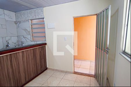 Sala de casa para alugar com 1 quarto, 50m² em Curicica, Rio de Janeiro