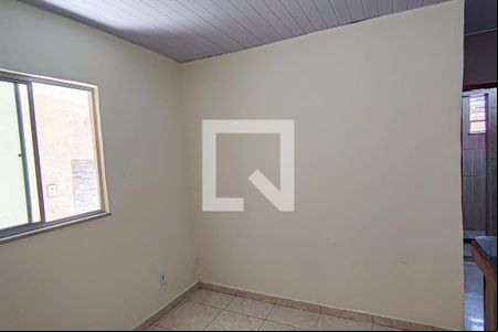 Sala de casa para alugar com 1 quarto, 50m² em Curicica, Rio de Janeiro