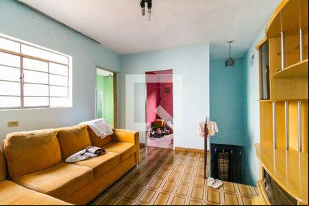 Sala de casa para alugar com 3 quartos, 150m² em Vila Carmosina, São Paulo