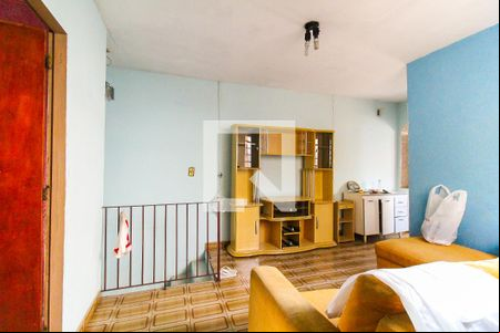 Sala de casa para alugar com 3 quartos, 150m² em Vila Carmosina, São Paulo