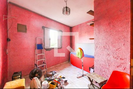 Quarto 2 de casa para alugar com 3 quartos, 150m² em Vila Carmosina, São Paulo