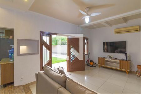 Sala de casa à venda com 3 quartos, 172m² em Harmonia, Canoas
