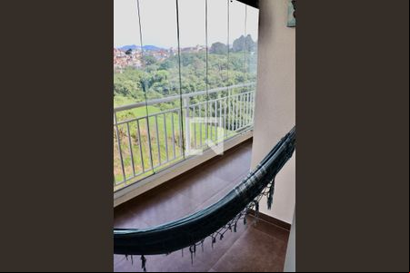 Sacada de apartamento à venda com 2 quartos, 80m² em Jardim Tupanci, Barueri