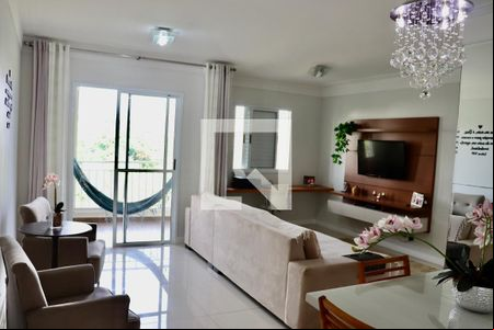 Sala de apartamento à venda com 2 quartos, 80m² em Jardim Tupanci, Barueri