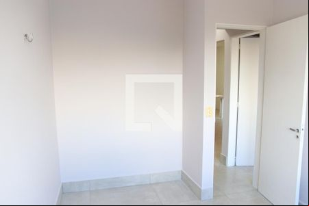 Quarto 2 de apartamento para alugar com 2 quartos, 71m² em Setor Sul, Goiânia