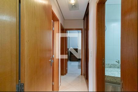 Corredor de apartamento para alugar com 3 quartos, 150m² em Castelo, Belo Horizonte