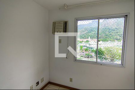 Quarto 1 de apartamento para alugar com 3 quartos, 80m² em Jacarepaguá, Rio de Janeiro