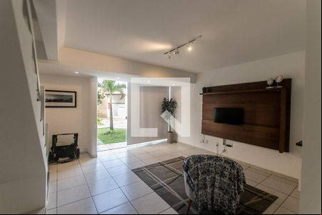 Sala de casa de condomínio para alugar com 2 quartos, 120m² em Stella Maris, Salvador
