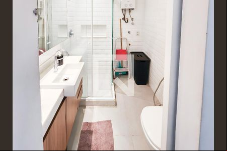 Banheiro de apartamento à venda com 1 quarto, 21m² em Santa Teresa, Rio de Janeiro