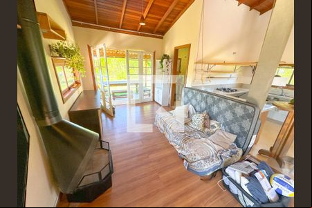 Sala/Quarto de casa para alugar com 1 quarto, 50m² em São João do Rio Vermelho, Florianópolis