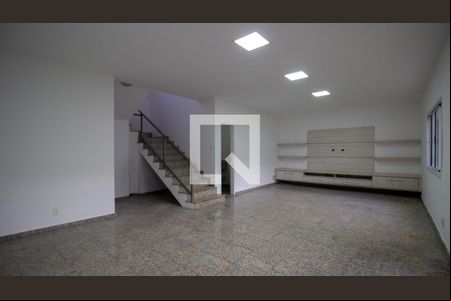 Sala de casa de condomínio para alugar com 4 quartos, 120m² em Vargem Pequena, Rio de Janeiro