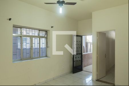 Sala de casa para alugar com 2 quartos, 84m² em Brás de Pina, Rio de Janeiro