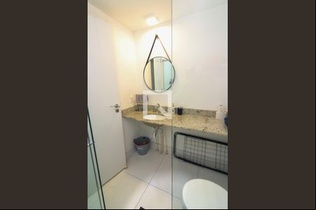 Banheiro de kitnet/studio para alugar com 1 quarto, 27m² em Partenon, Porto Alegre