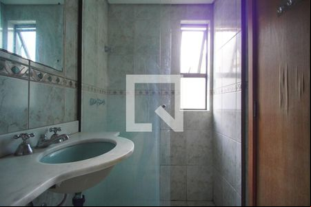 Banheiro suíte de apartamento para alugar com 3 quartos, 240m² em Bela Vista, Porto Alegre