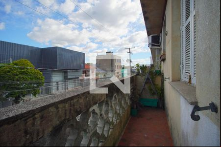 Varanda  de casa à venda com 3 quartos, 300m² em Humaitá, Porto Alegre