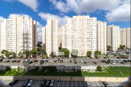 Vista da Sala de apartamento para alugar com 3 quartos, 54m² em Vila Florida, Guarulhos