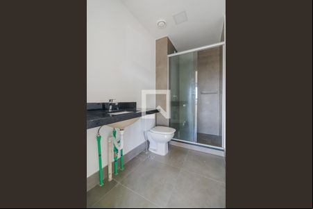 Banheiro de kitnet/studio para alugar com 1 quarto, 36m² em Teresópolis, Porto Alegre