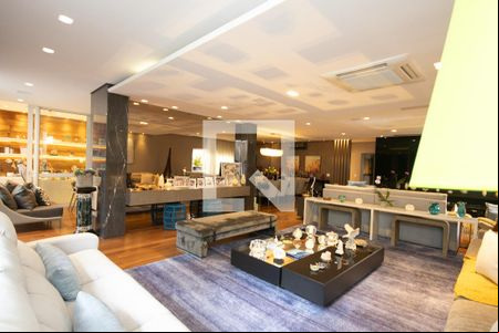 Sala  de casa à venda com 5 quartos, 650m² em  Horto Florestal, São Paulo