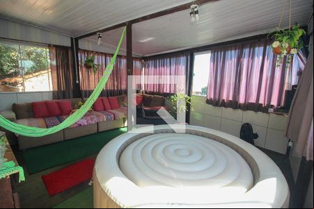 Sala 2 de casa à venda com 2 quartos, 100m² em Vila Assunção, Porto Alegre
