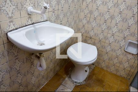Banheiro de casa para alugar com 1 quarto, 50m² em Bussocaba, Osasco