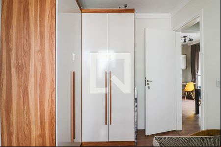 Quarto 2 de apartamento para alugar com 2 quartos, 52m² em Jardim do Lago, São Paulo