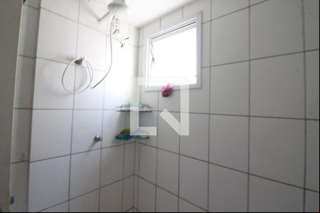 Banheiro de apartamento à venda com 2 quartos, 49m² em Metalúrgicos, Osasco