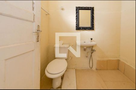Banheiro de kitnet/studio para alugar com 1 quarto, 70m² em Parque Pedro Ii, Belo Horizonte