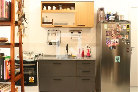 Cozinha e Área de Serviço de apartamento para alugar com 2 quartos, 40m² em Barra Funda, São Paulo