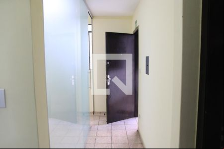 Corredor de casa para alugar com 3 quartos, 80m² em Setor Sul, Goiânia