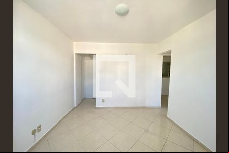 Sala de apartamento para alugar com 1 quarto, 54m² em Todos Os Santos, Rio de Janeiro