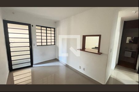 Sala de apartamento para alugar com 2 quartos, 60m² em Vila Aquilino, Santo André