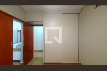 Quarto 1 de casa de condomínio para alugar com 3 quartos, 200m² em Cascata, Paulínia