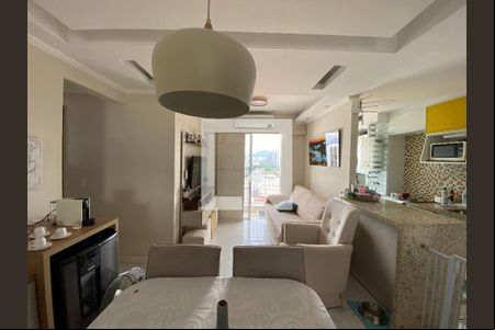 Sala de apartamento à venda com 3 quartos, 60m² em Del Castilho, Rio de Janeiro