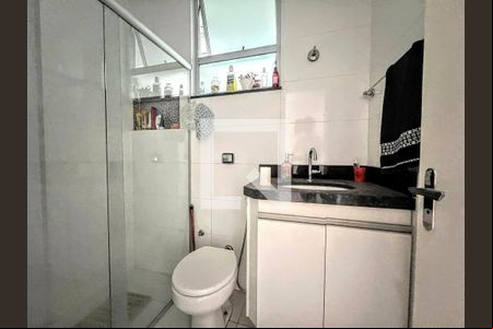 Banheiro de apartamento à venda com 2 quartos, 66m² em Centro, Belo Horizonte