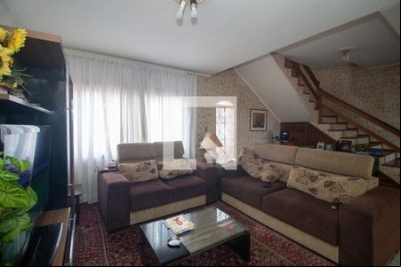Sala de casa para alugar com 3 quartos, 136m² em Guarujá, Porto Alegre