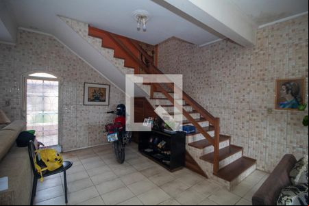 Sala de casa para alugar com 3 quartos, 136m² em Guarujá, Porto Alegre