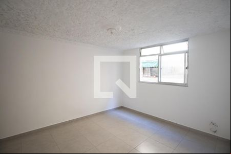 Sala de apartamento para alugar com 1 quarto, 42m² em Estrela do Norte, São Gonçalo