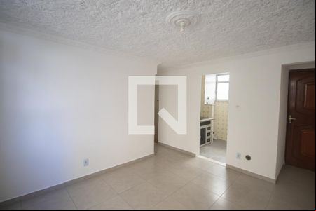 Sala de apartamento para alugar com 1 quarto, 42m² em Estrela do Norte, São Gonçalo