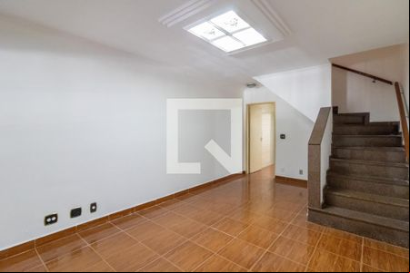 Sala de casa para alugar com 4 quartos, 101m² em Jardim Santa Mena, Guarulhos