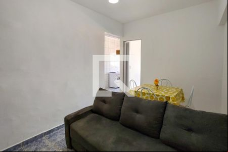 Sala de kitnet/studio para alugar com 1 quarto, 33m² em Guilhermina, Praia Grande
