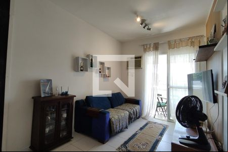 Sala de apartamento para alugar com 3 quartos, 73m² em Camorim, Rio de Janeiro