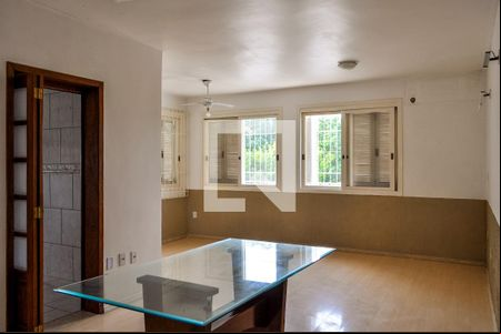 Sala de casa para alugar com 4 quartos, 249m² em Teresópolis, Porto Alegre