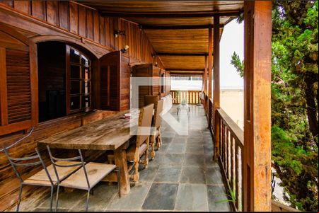 Varanda de casa à venda com 3 quartos, 210m² em Santa Lúcia, Belo Horizonte