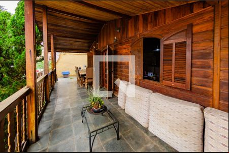 Varanda de casa à venda com 3 quartos, 210m² em Santa Lúcia, Belo Horizonte