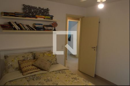 Quarto 1 de casa de condomínio para alugar com 4 quartos, 300m² em Taquara, Rio de Janeiro