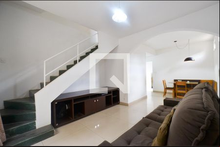 Sala de estar de casa à venda com 2 quartos, 120m² em Santa Ines, Belo Horizonte