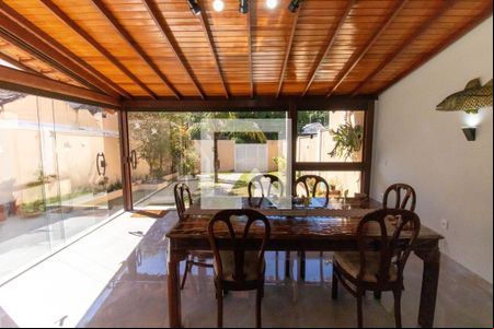 Sala de casa para alugar com 5 quartos, 300m² em Itaipu, Niterói