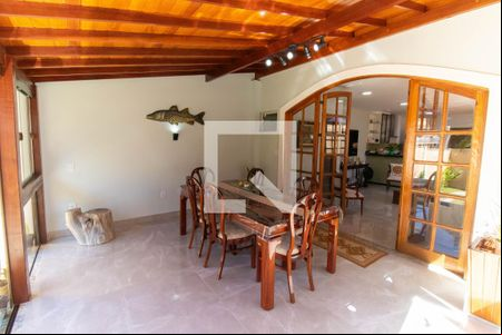Sala de casa para alugar com 5 quartos, 300m² em Itaipu, Niterói